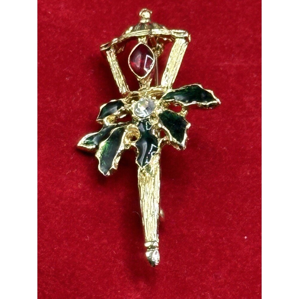 Nostalgic Vintage Mid-Century Lamp Post Pin/Brooch Rhinestone & Enameled Holly